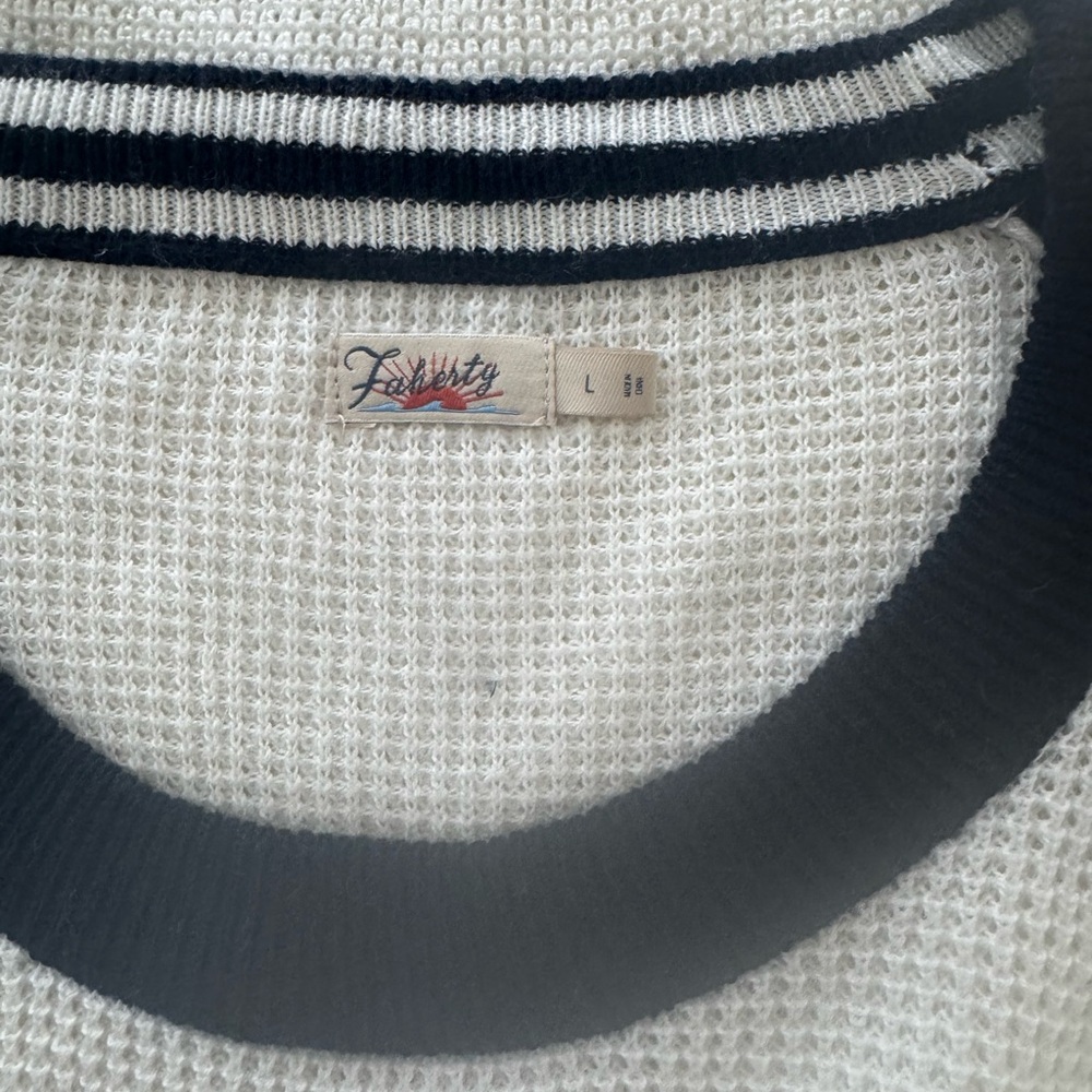 Faherty Navy and White Crew Neck Sweater Casual Activewear Size Large Beach - Picture 2 of 5
